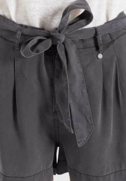 Khujo INDIRA Short Grau Gewaschen Femme 18 Khujo INDIRA Short Grau Gewaschen Femme -khujo Soldes 2b0b23e02bf4459caf43a75a17d2d895