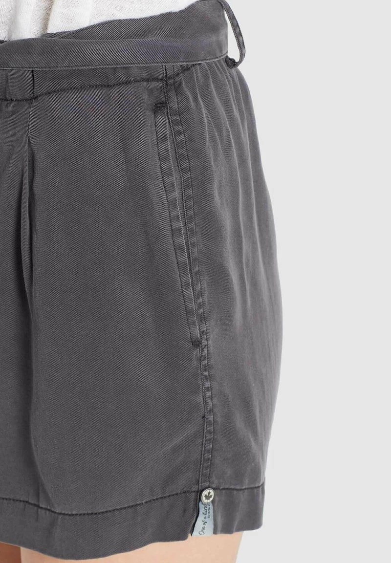Khujo INDIRA Short Grau Gewaschen Femme 10 Khujo INDIRA Short Grau Gewaschen Femme – Image 8