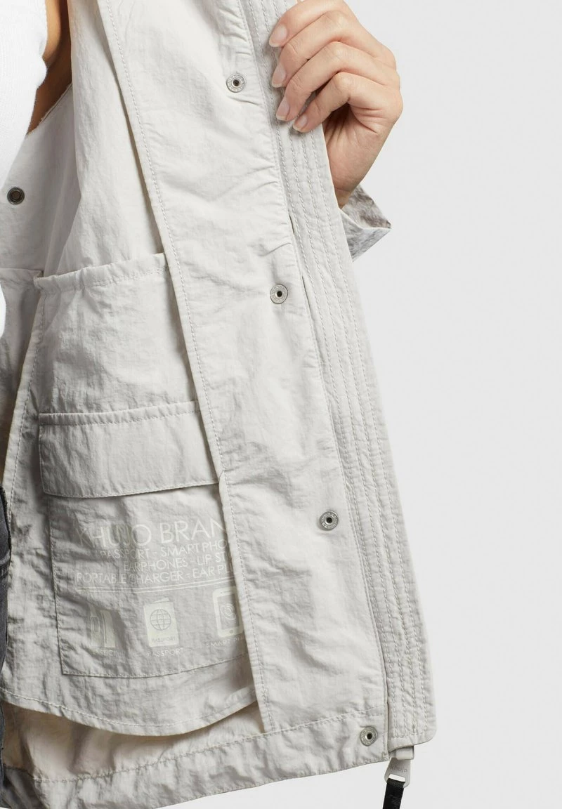 Khujo Femme ZAHIRA3 Veste Légère Hellgrau 8 Khujo Femme ZAHIRA3 Veste Légère Hellgrau – Image 6
