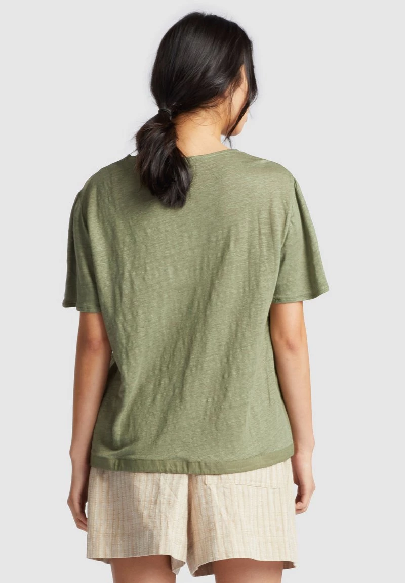 Khujo ALONNA T Shirt Imprimé Olive Femme 5 Khujo ALONNA T Shirt Imprimé Olive Femme – Image 3