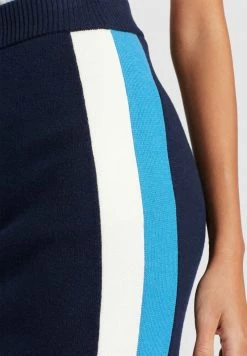 Khujo ROCK PRATA Jupe Crayon Blue/white Femme -khujo Soldes 6768d01a4ba7442d925b3adc327b740b
