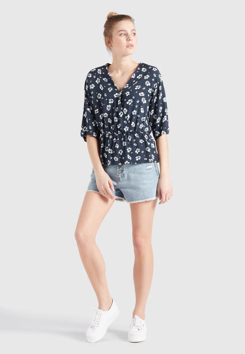 Khujo Femme RINALDA Blouse Blau Weiß Geblümt 4 Khujo Femme RINALDA Blouse Blau Weiß Geblümt – Image 2
