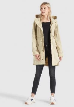 Khujo BANELE Parka Camel Femme -khujo Soldes bfe286e2116840c891671ecc534fc16d