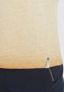 Khujo Femme BARU T Shirt Basique Sand -khujo Soldes d18b6252691645adb025469a5f3774a1